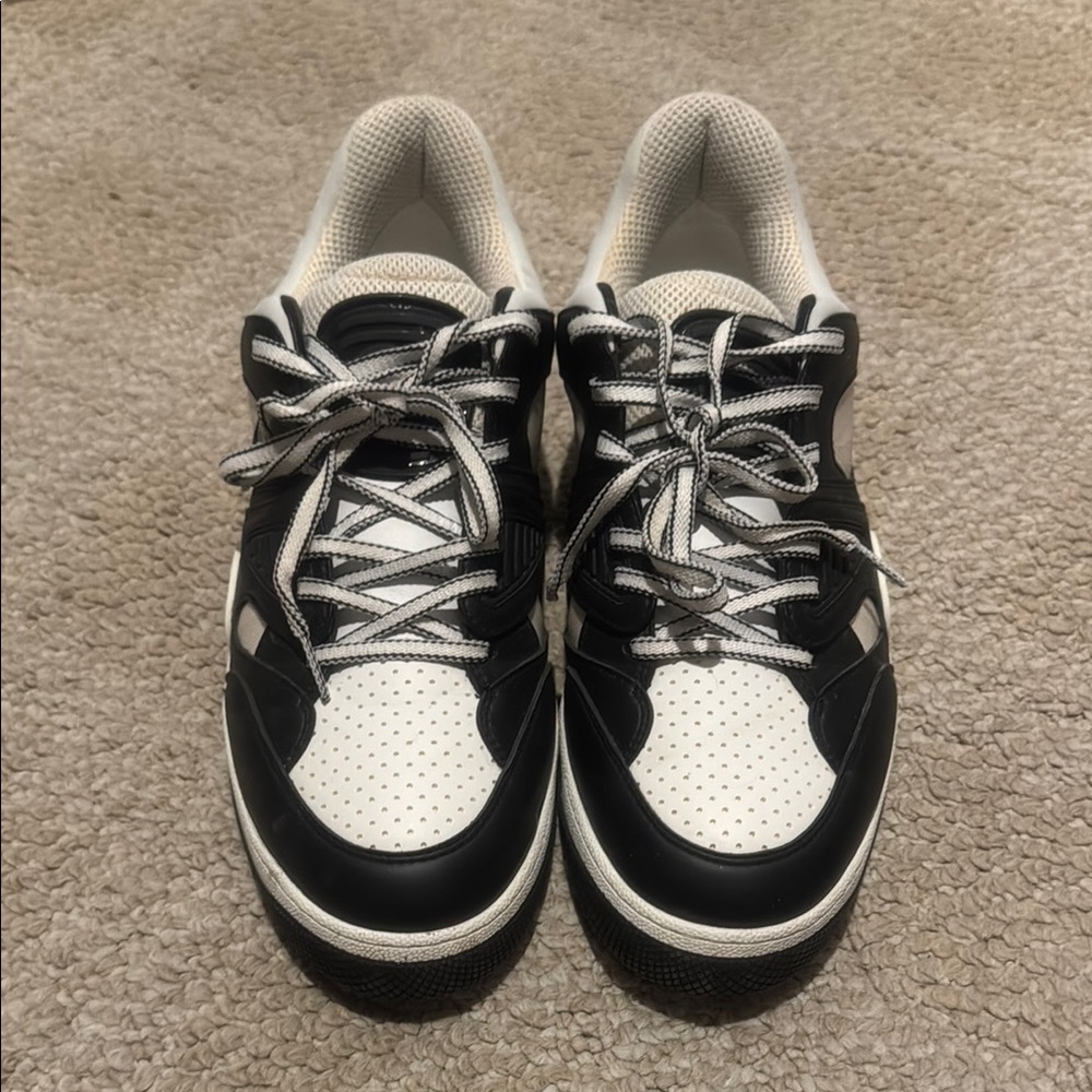 Men’s Gucci sneakers size 10